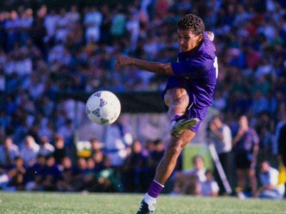 Roberto Baggio (twitter.com/acffiorentinaen)