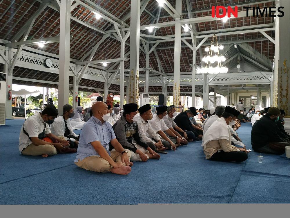 ASN Kota Bandung doa bersama untuk Oded M. Danial (IDN Times-Azzis Zulkhairil)