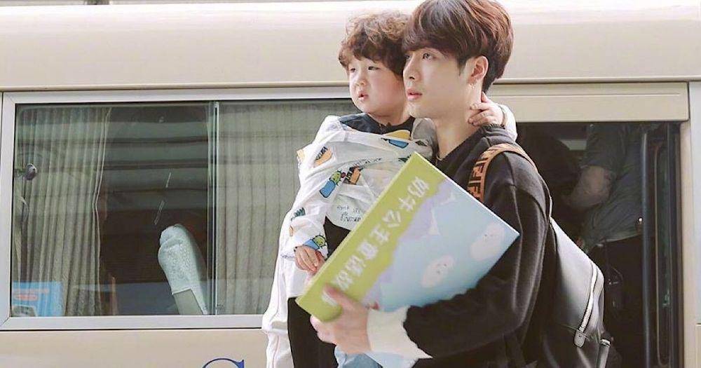 potret kedekatan Jackson dengan Hao Hao (koreaboo.com)