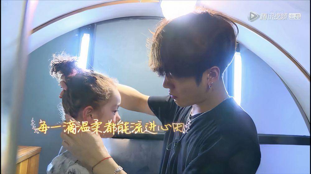 potret Jackson terampil menguncir rambut anak perempuan (dok. WeTV/Let Go of My Baby)