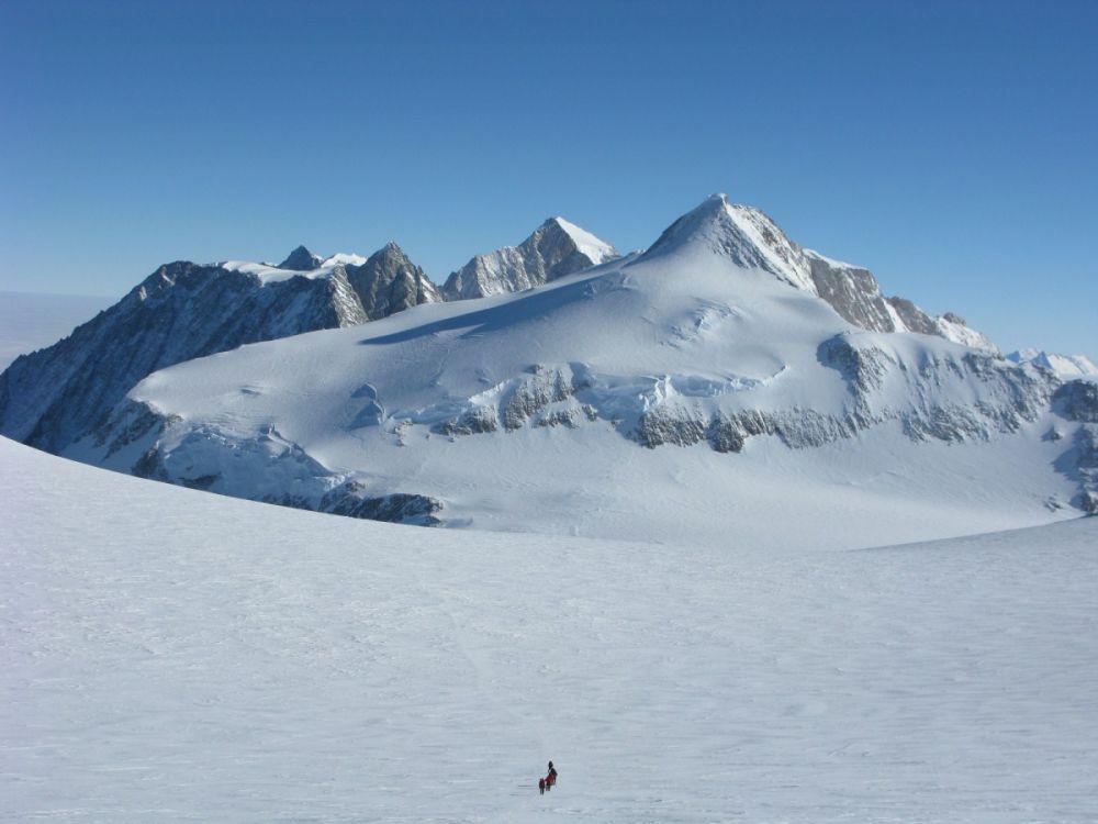 5 Fakta Gunung Vinson Massif, Puncak Tertinggi Benua Dingin Antartika