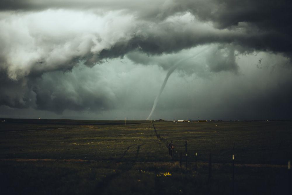 Tornado Terjang Oklahoma AS, Puluhan Ribu Rumah Mati Lampu