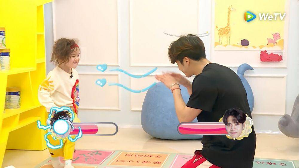 potret Jackson yang selalu punya cara membuat anak tertawa (dok. WeTV/Let Go of My Baby)