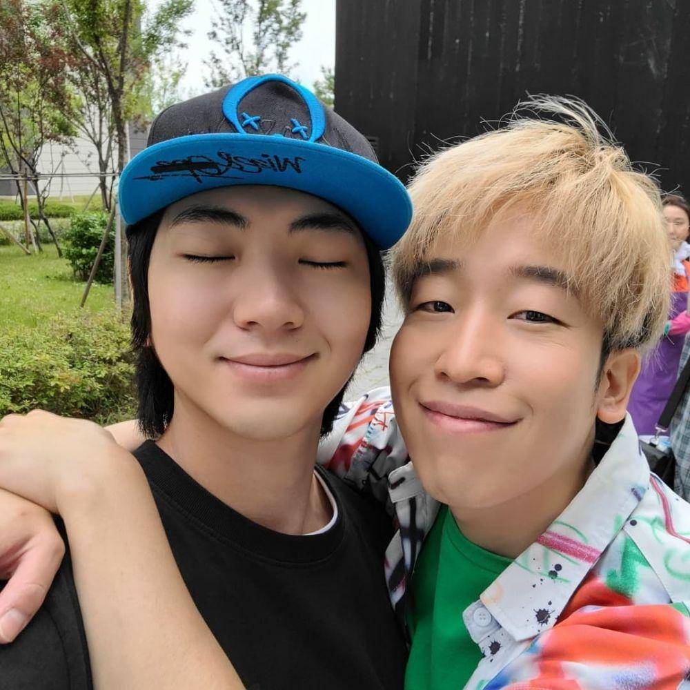 pemeran Andrew, Lee Joo Seung, di Happiness bersama penghuni Seyang (instagram.com/kakatora)