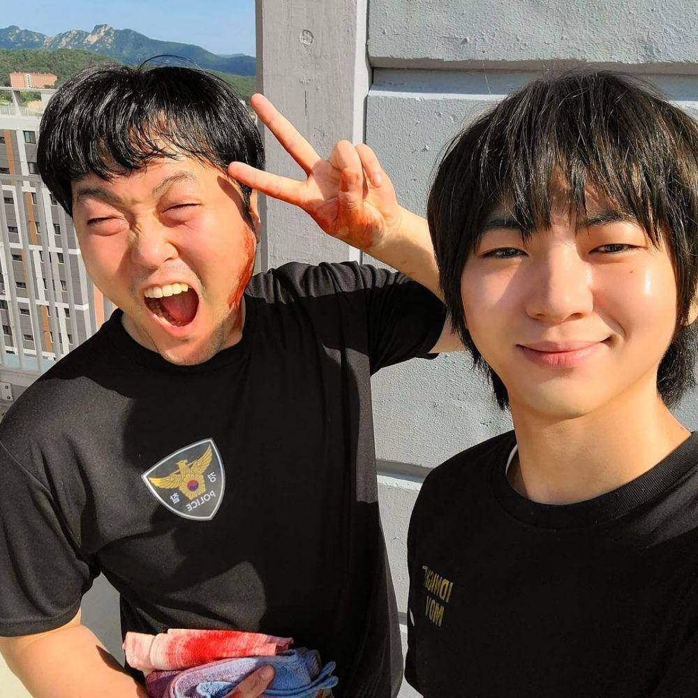 pemeran Andrew, Lee Joo Seung, di Happiness bersama penghuni Seyang (instagram.com/kakatora)