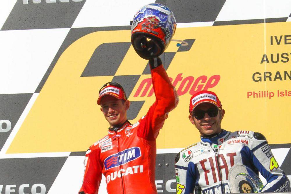Casey Stoner dan Valentino Rossi (motogp.com)