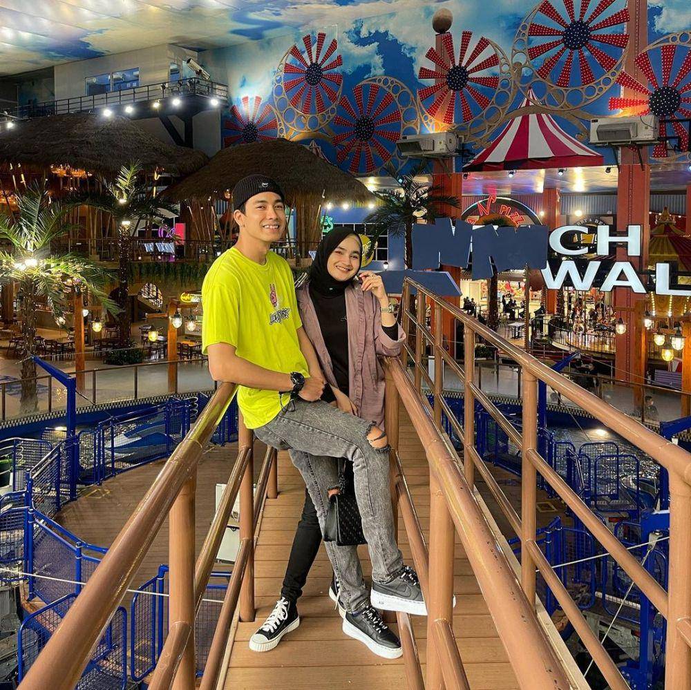 potret kemesraan Evan Marvino dan istri (instagram.com/evanmarvino)