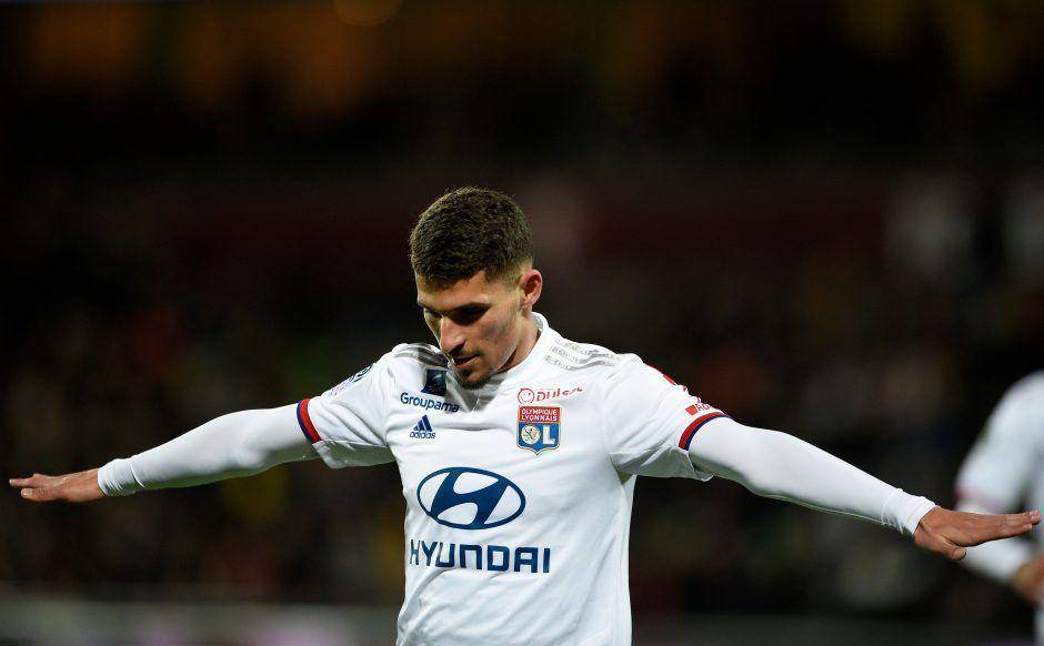 potret Houssem Aouar bersama Lyon (juvefc.com)