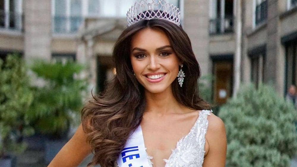 10 Potret Jelita Miss Perancis 2022 Diane Leyre, Memesona!