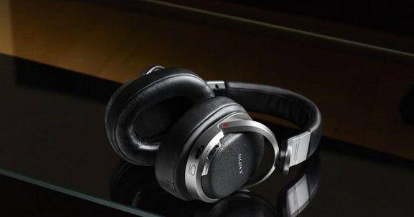 Sony MDR-HW700DS (slashgear.com)