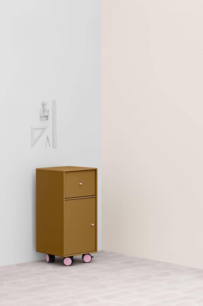 side table (architonic.com)