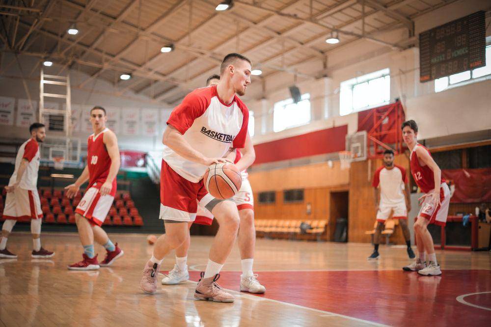 Ilustrasi permainan basket (Pexels.com/Andrea Piacquadio)