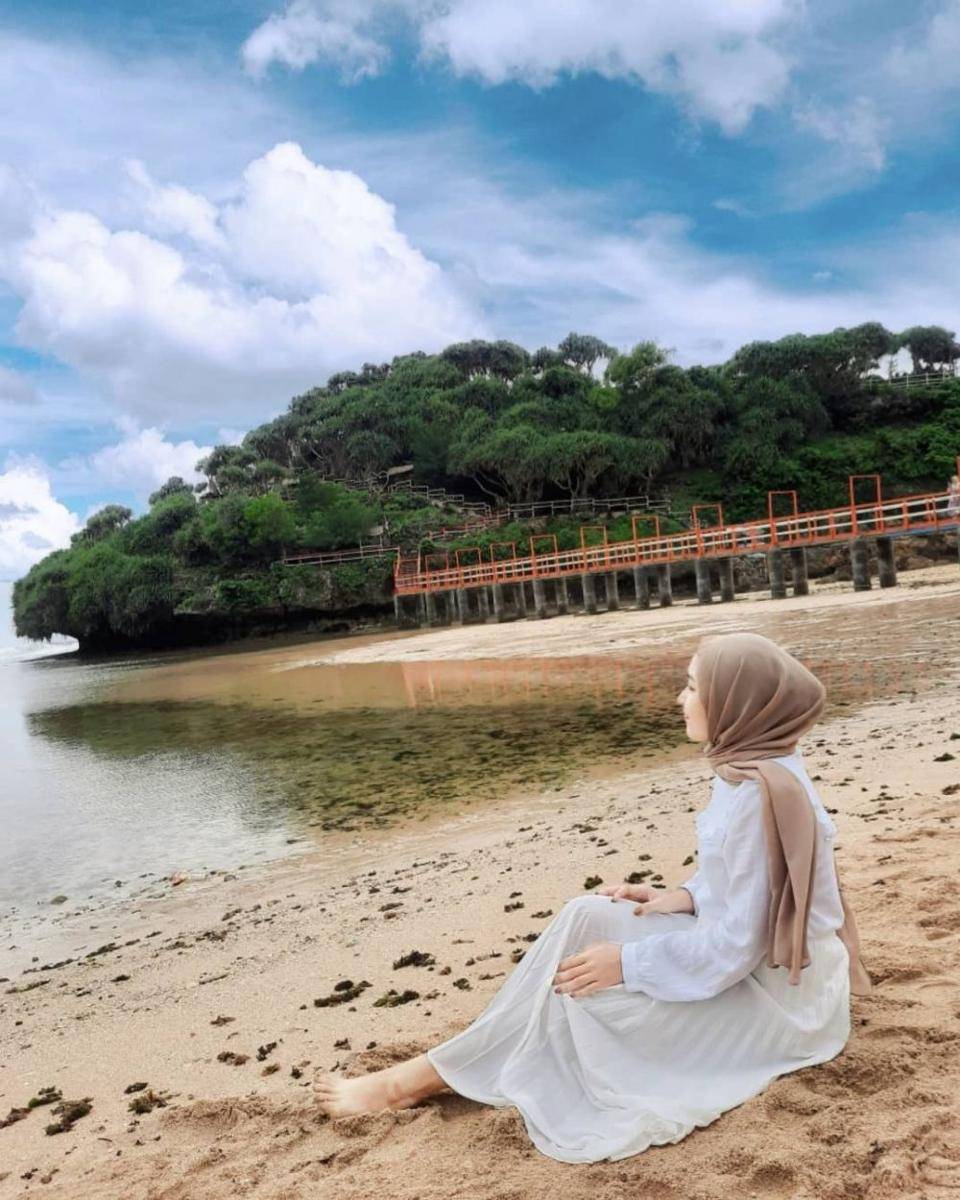 Pantai Drini (instagram.com/elva.elvia)