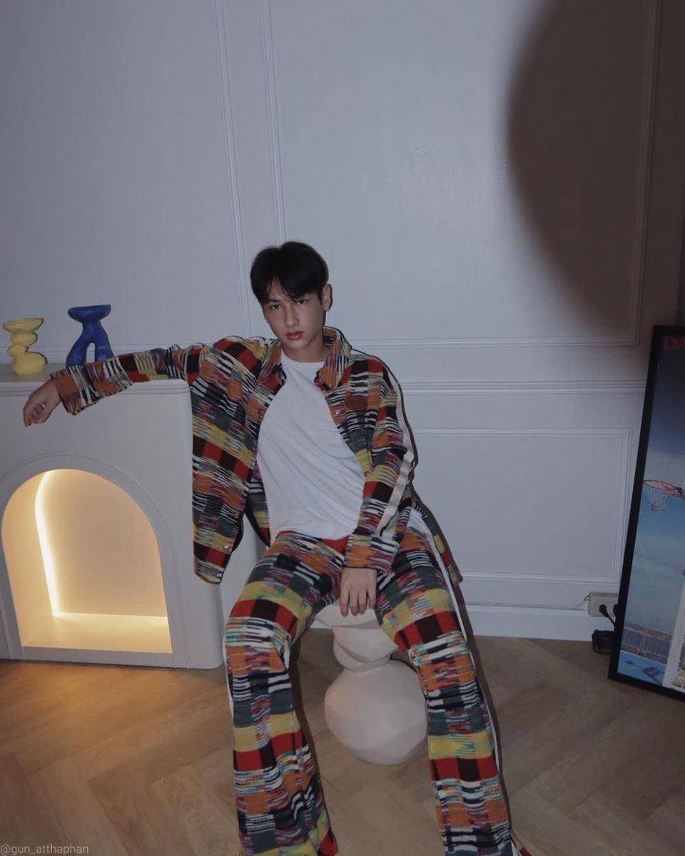 Gun Atthaphan  (instagram.com/gun_atthaphan)