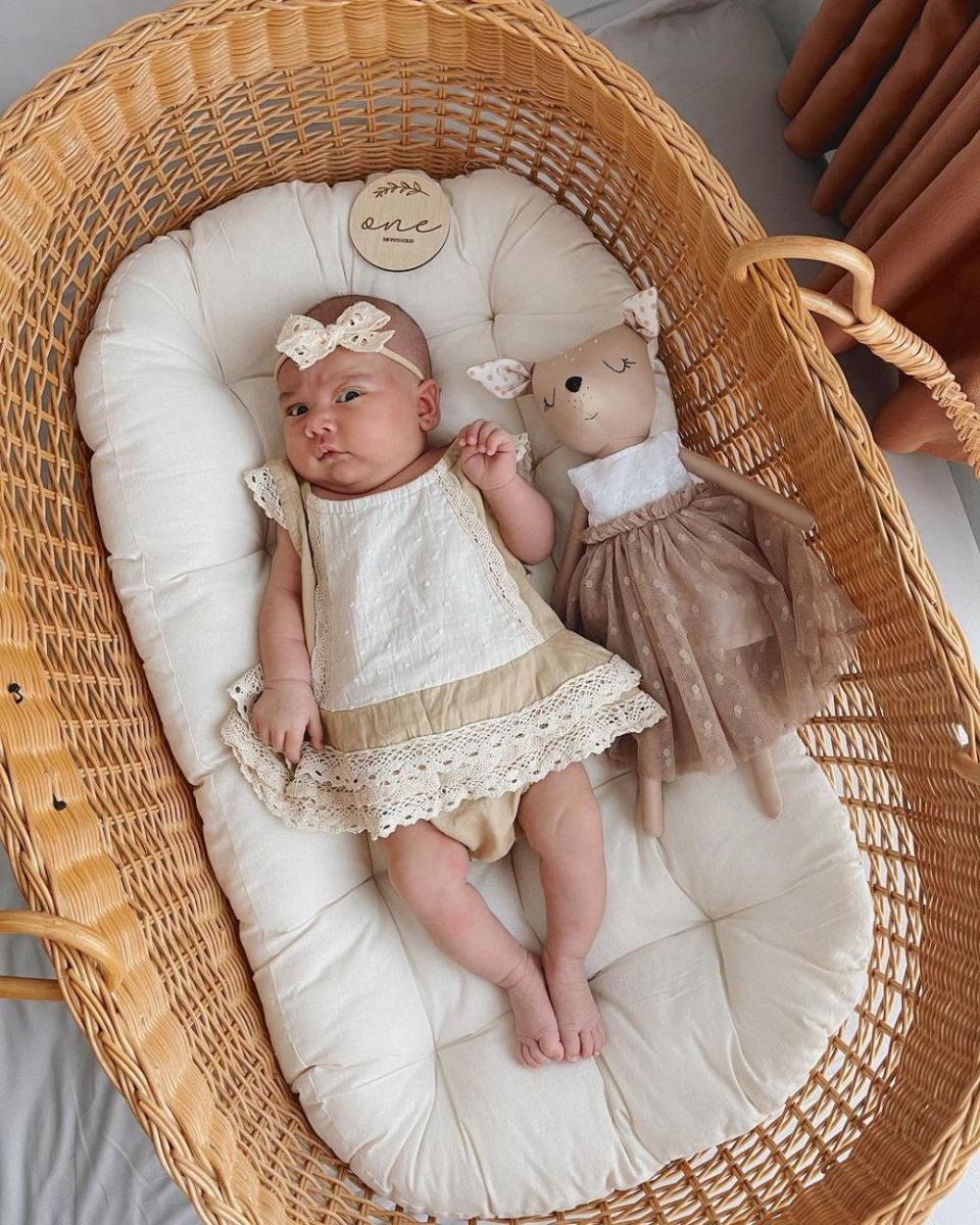 Ilayya Yasmina Qamara, putri kedua Dwi Handayani. (Instagram.com/dwihandaanda)