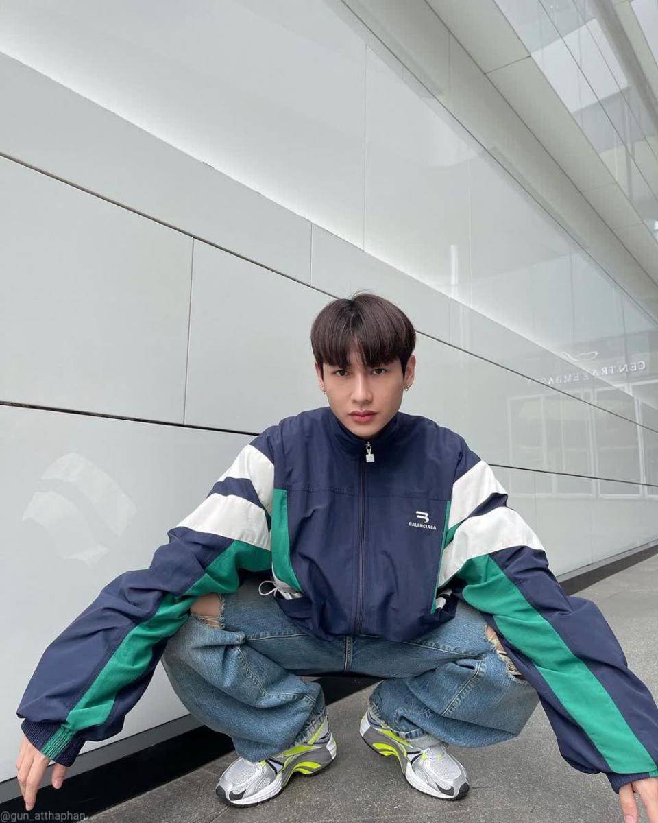 Gun Atthaphan  (instagram.com/gun_atthaphan)