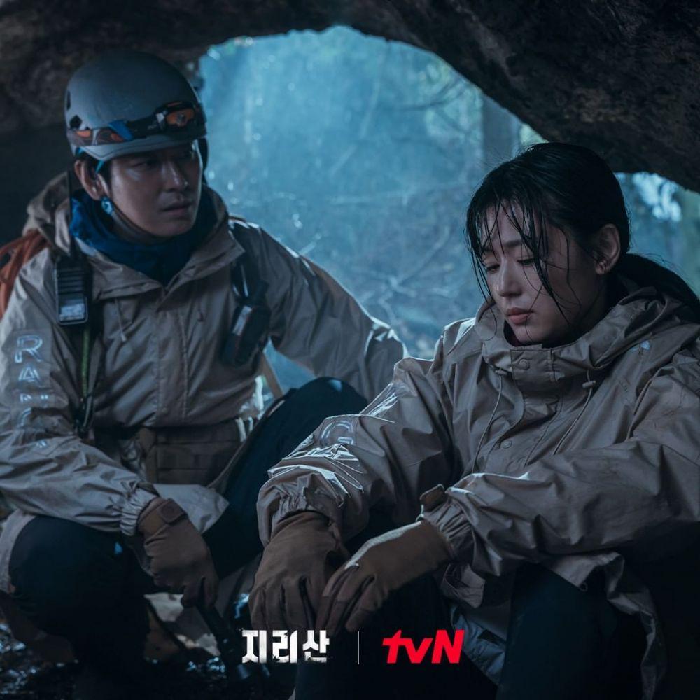 7 Adegan Sedih di KDrama Jirisan, Dijamin Auto Mewek!