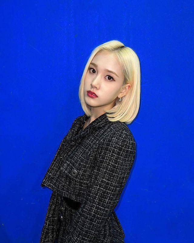 J STAYC (instagram.com/stayc_highup)