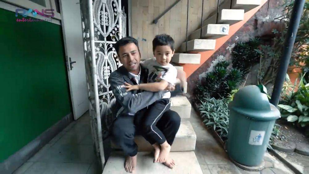 potret rumah nenek Raffi Ahmad (youtube/RANS Entertainment)