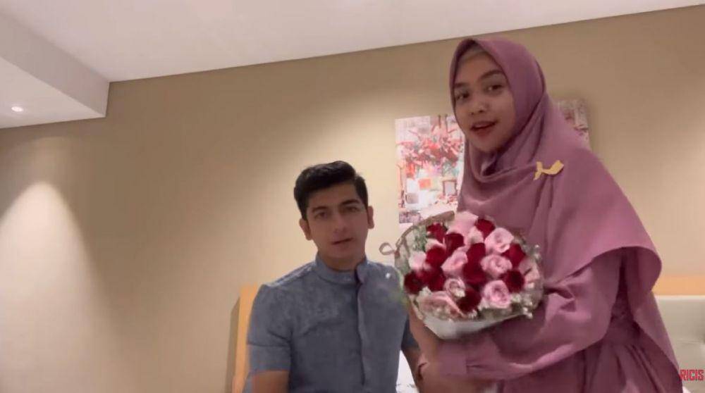 satu bulan pernikahan Ricis-Ryan (YouTube.com/Ricis Official)