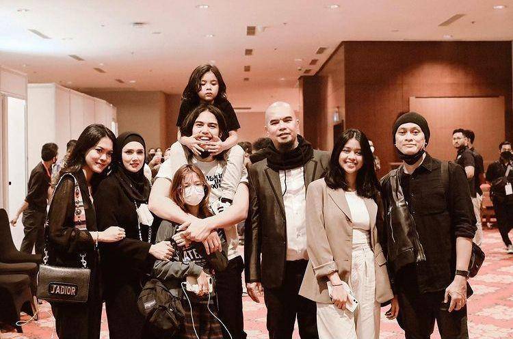 Keluarga Ahmad Dhani (Instagram.com/ahmaddhaniofficia)