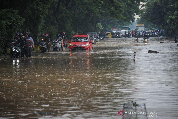 Dikepung Banjir, Pemkot Bandung Dihantui Perbaikan Infrastruktur