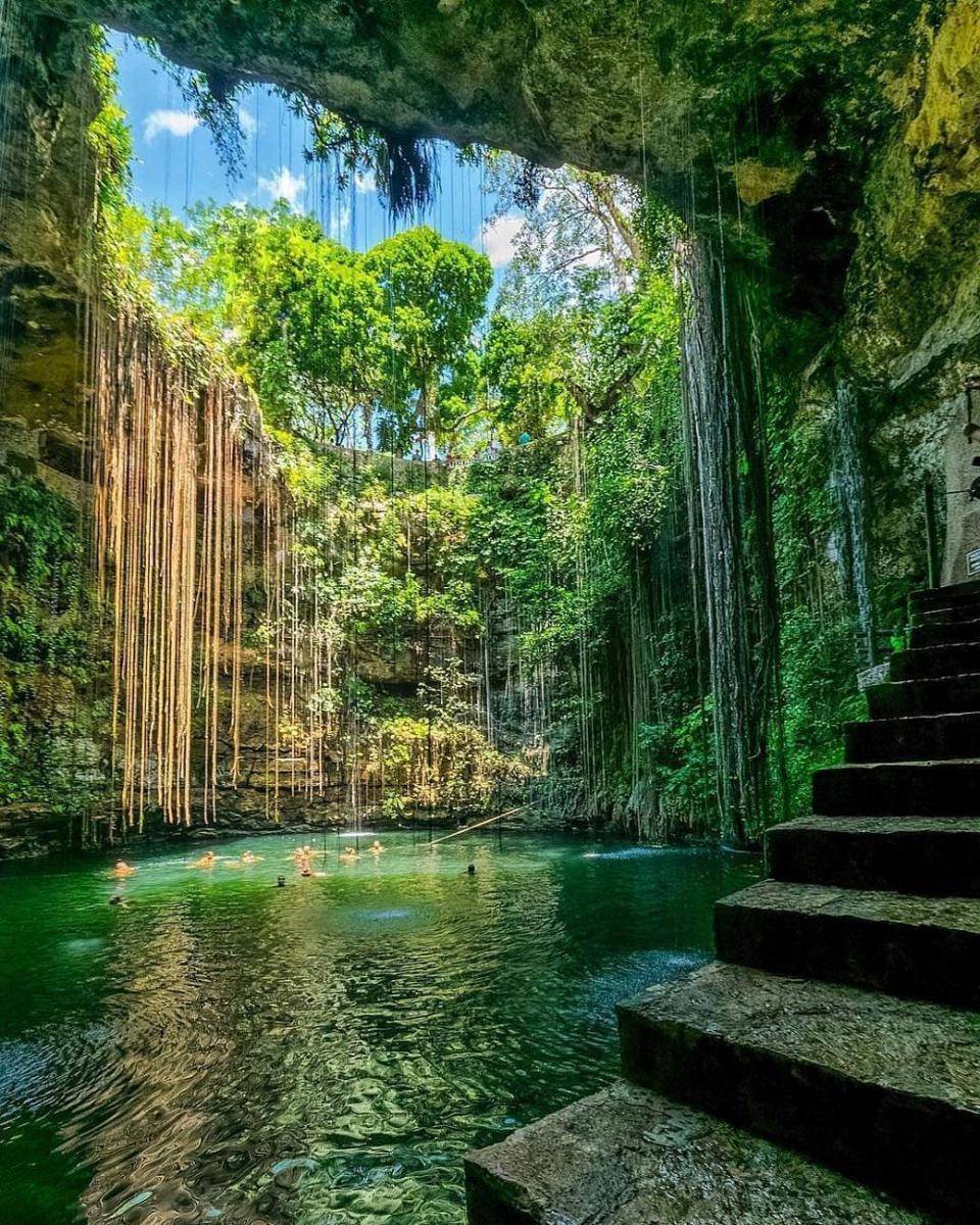 Ik Kil, salah satu spot terkenal di Yucatan. (instagram.com/visitqroo)