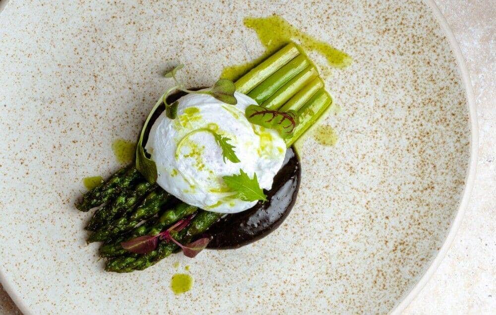 ilustrasi asparagus saus tiram (unsplash.com/Edward Howell)