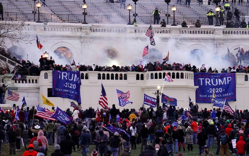 Kejaksaan Washington Tuntut Grup Proud Boys dan Oath Keepers