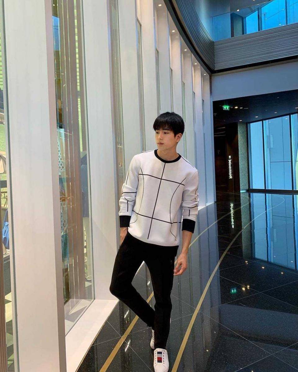 Outfit warna putih ala Nonkul Chanon (instagram.com/nonkul)