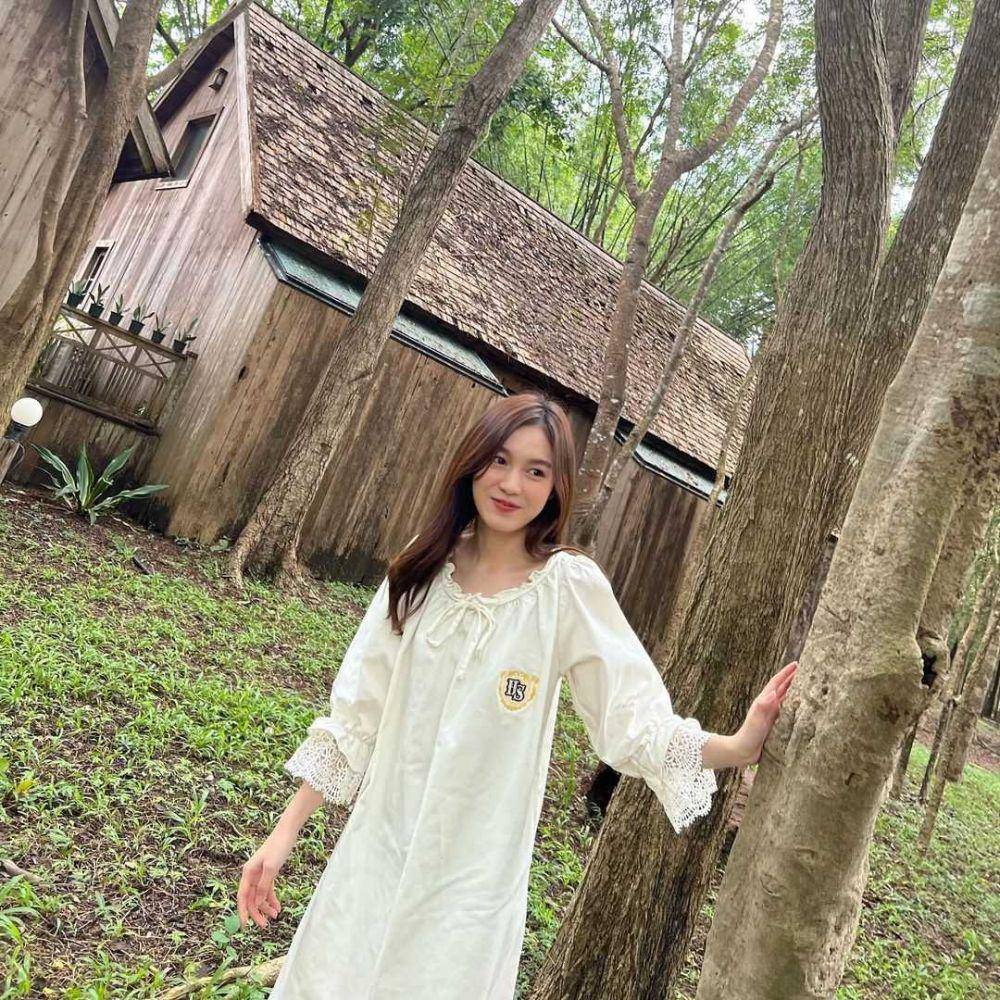 Pose candid Love Pattranite (instagram.com/loverrukk)