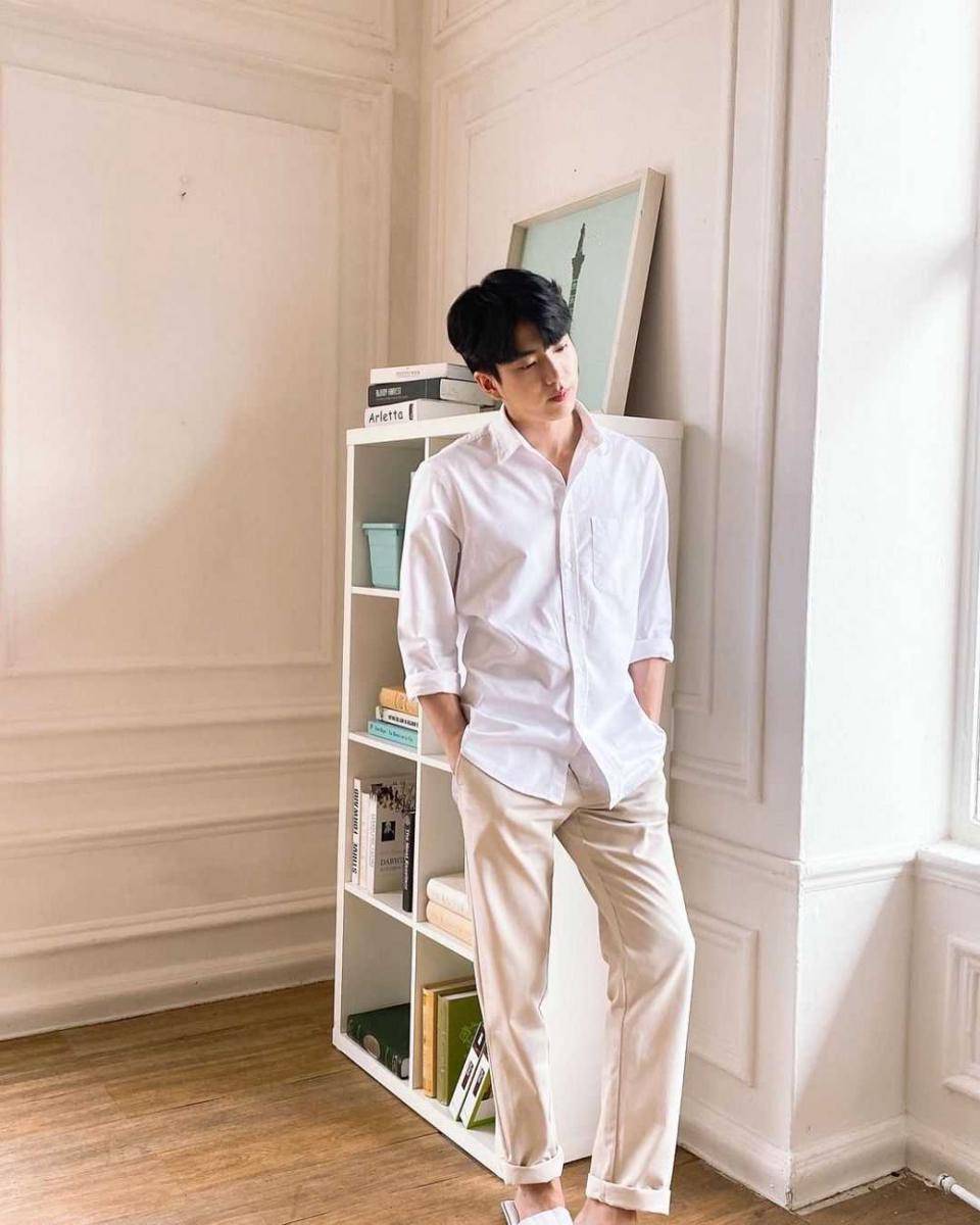 Outfit warna putih ala Nonkul Chanon (instagram.com/nonkul)