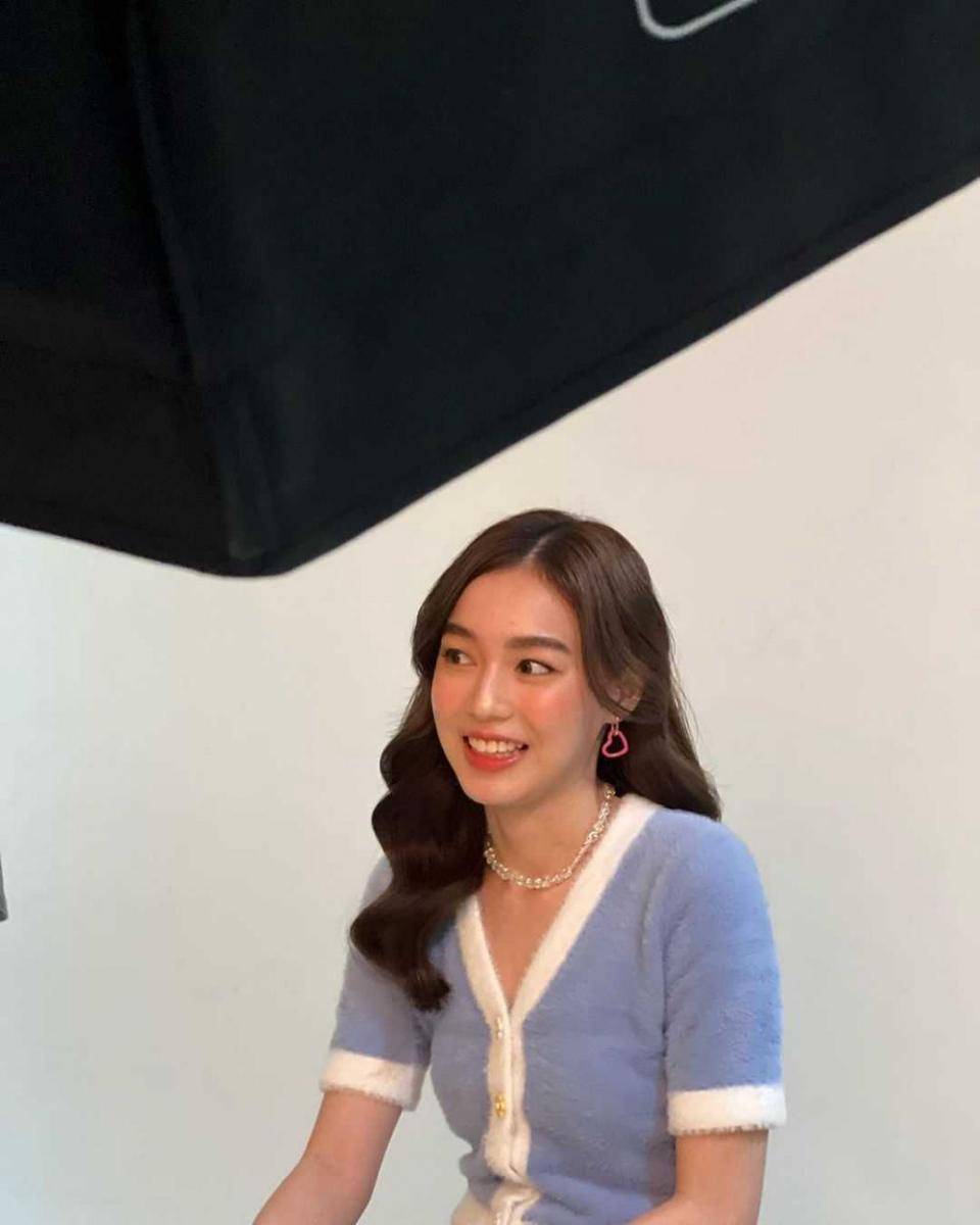 Pose candid Love Pattranite (instagram.com/loverrukk)