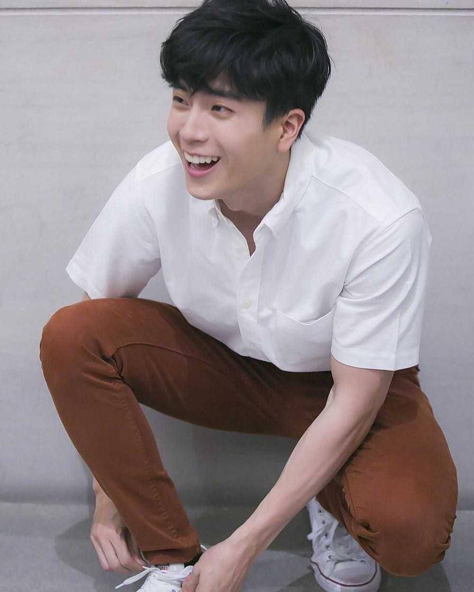Outfit warna putih ala Nonkul Chanon (instagram.com/nonkul)