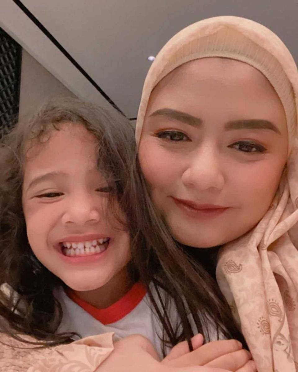 Tika dan Chayra (instagram.com/tika_ramlan)