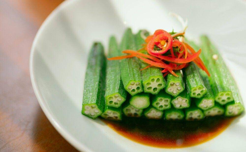ilustrasi okra saus tiram (unsplash.com/Hanxiao)