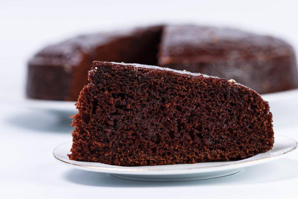 bolu cokelat (sweetlifekitchens.files.wordpress.com)