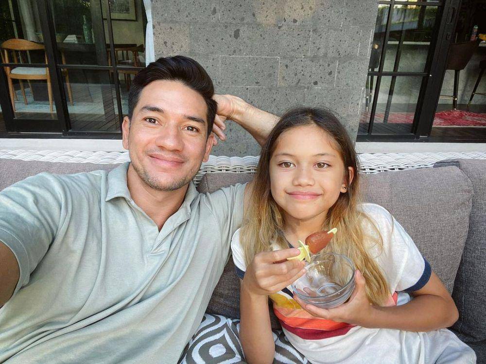 Andrew White dan buah hati (instagram.com/andrew.white._)
