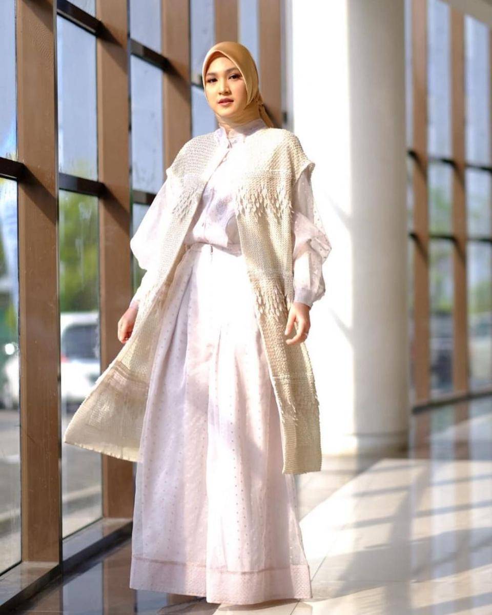 Cut Syifa (instagram.com/cutsyifaa)