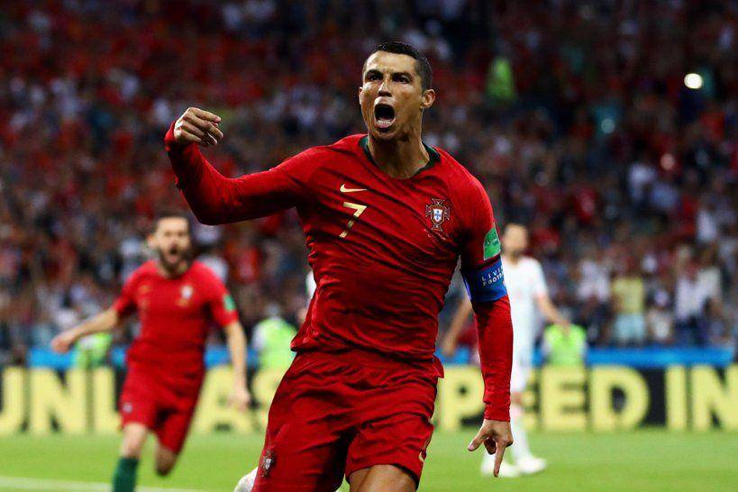 potret Cristiano Ronaldo merayakan gol ke gawang Spanyol (twitter.com/brfootball)