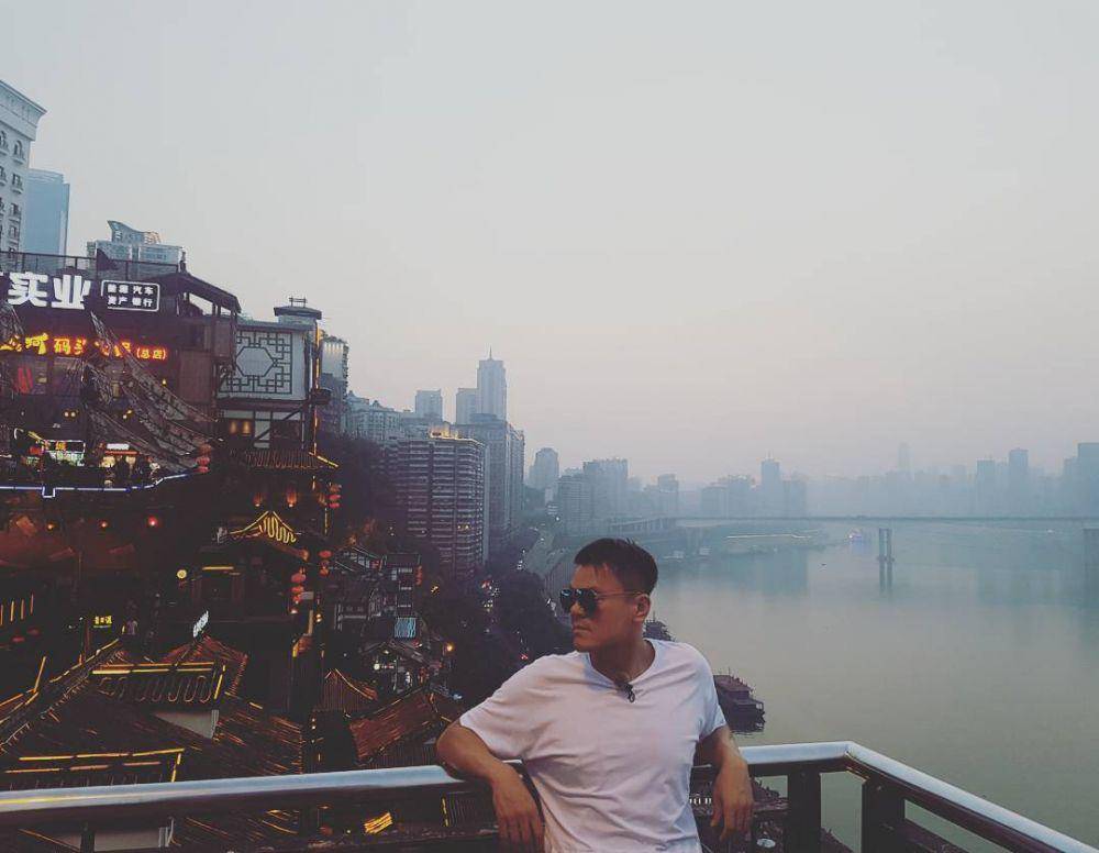Park Jin Young (instagram.com/asiansoul_jyp)