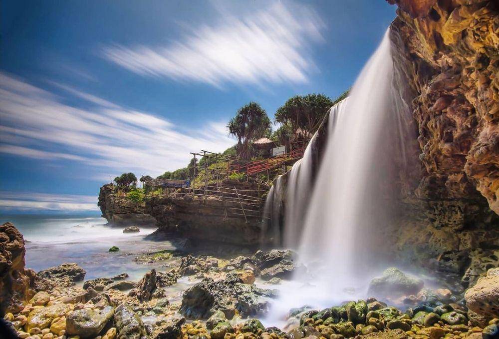 Potret Pantai Jogan, Gunungkidul (instagram.com/@athabasca_indonesia)