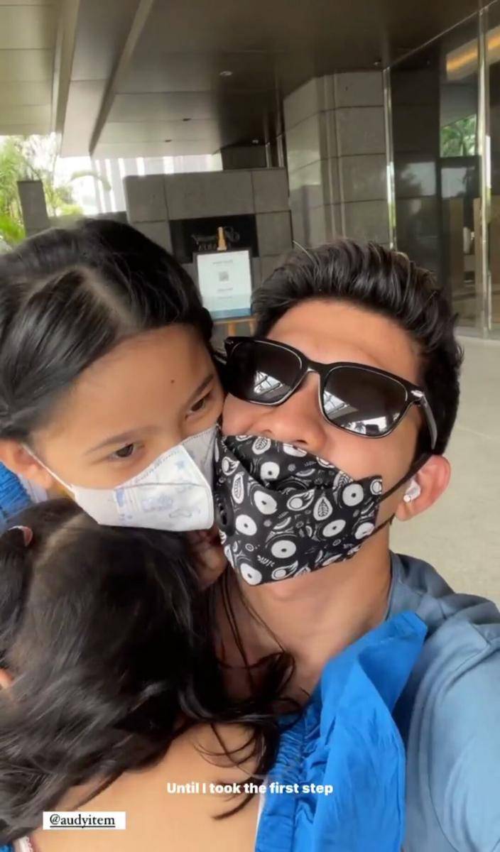 Iko Uwais bertemu istri dan anak pascasyuting The Expendables 4. (instagram.com/iko.uwais)