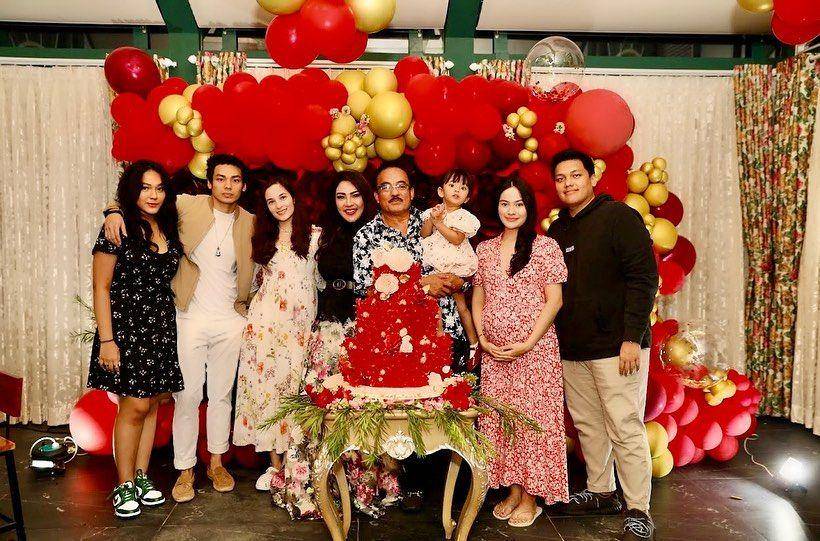 Adu Gaya Chelsea Islan vs. Cinta Karaina (instagram.com/chelseaislan | instagram.com/karainakardinal)