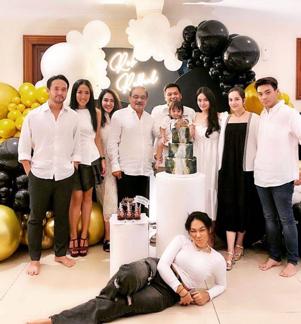 Adu Gaya Chelsea Islan vs. Cinta Karaina (instagram.com/chelseaislan | instagram.com/karainakardinal)