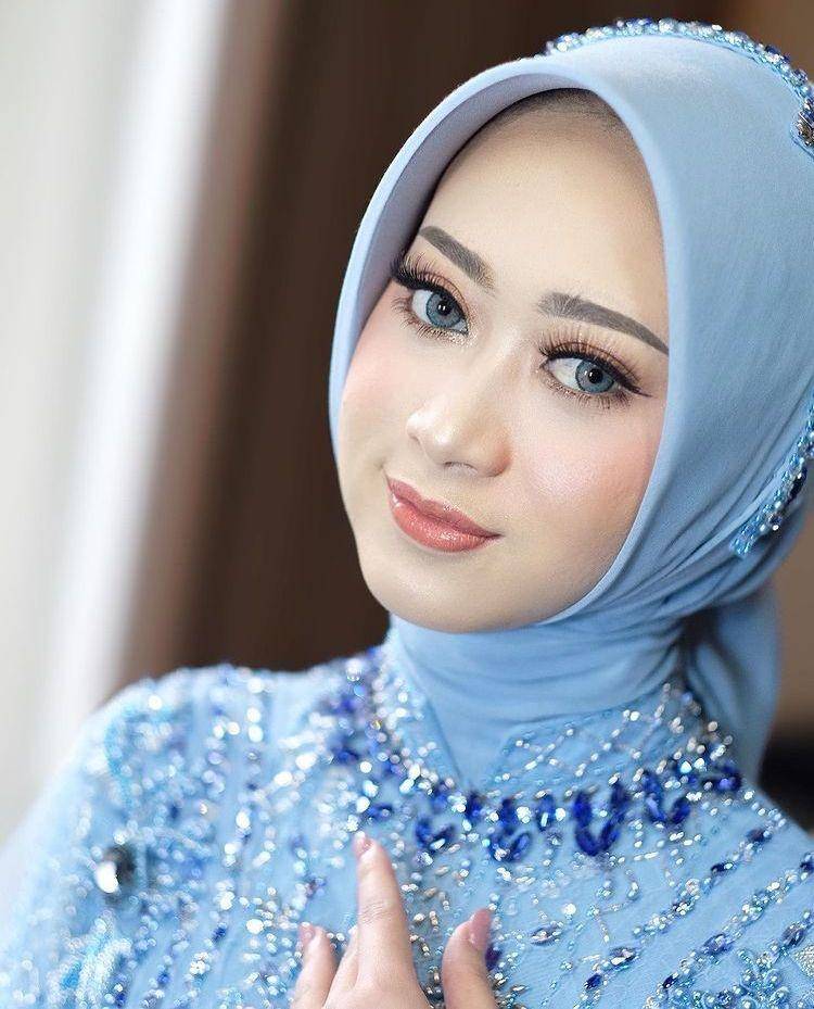 Hemas (Instagram.com/hemasnura)