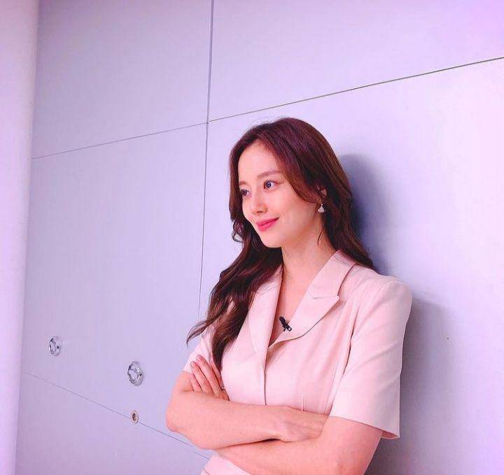 Moon Chae Won (instagram.com/moonchaewon_official)
