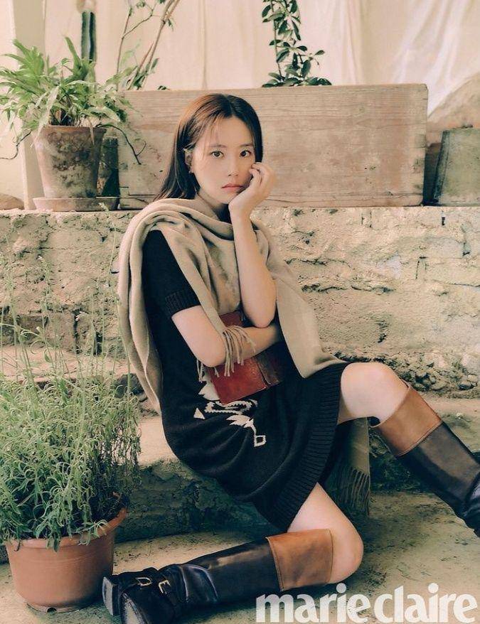 Moon Chae Won (instagram.com/moonchaewon_official)