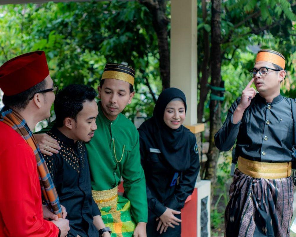 10 Potret Seru Kekompakan Host Islam Itu Indah, Rayakan Milad Ke-11