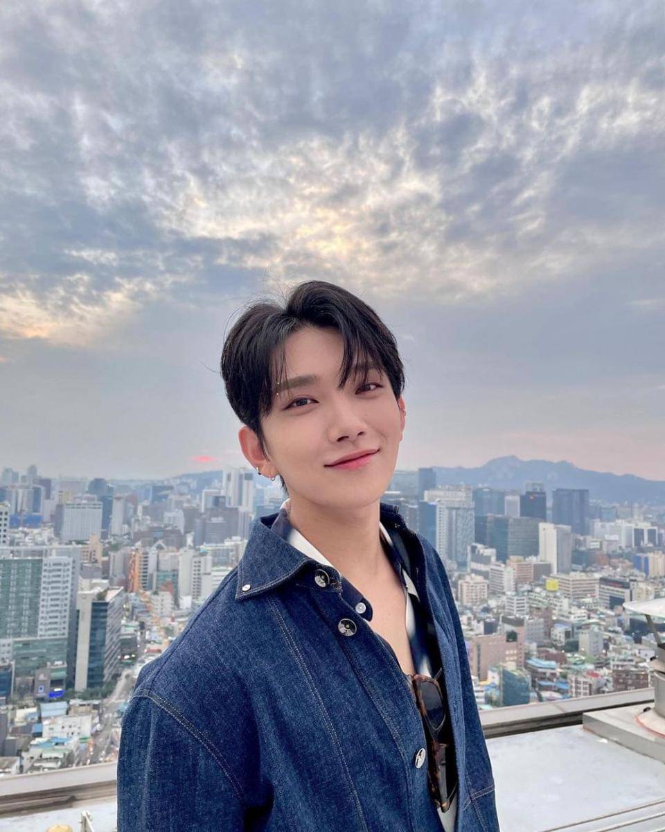 Joshua SEVENTEEN (instagram.com/joshu_acoustic)